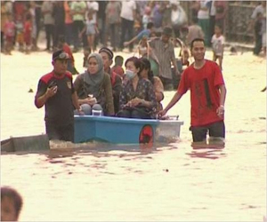   مصر اليوم - الأمطار تغرق جاكرتا وتحيط بقصر الرئاسة