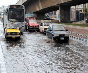   مصر اليوم - الأمطار تتسبب في إرباك المرور في الأسكندرية