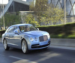   مصر اليوم - بنتلي تكشف عن أيقونتها Flying Spur