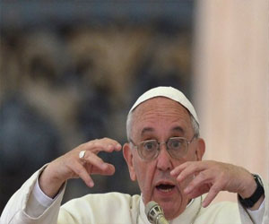   مصر اليوم - البابا فرنسيس يدافع عن قيم الحياة العامة أمام 200 ألف شخص