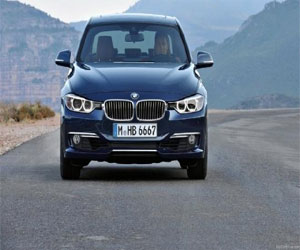   مصر اليوم - BMW تسلم المجموعة البافارية درع التميز