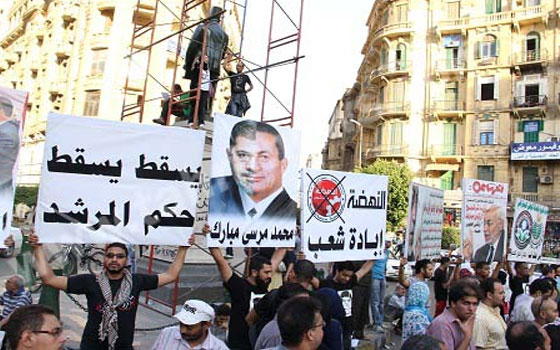   مصر اليوم - النشطاء في مصر يأملون بحدوث ثورة ثانية ويبدون رغبة في تدخل الجيش