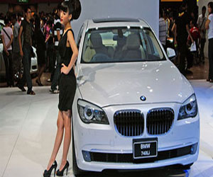   مصر اليوم - BMW الفئة الخامسة الجديدة المجمعة محليًا تقدم بفئتين للسوق المصرية