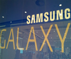   مصر اليوم - سامسونغ تعتزم إطلاق هاتف Galaxy F بهيكلٍ معدني