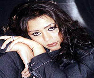   مصر اليوم - الفنانة المغربيّة منى أسعد تصدر أغنيّة بشوية عفاك