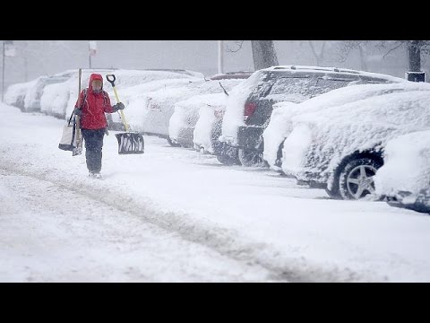 عاصفة ثلجية تقفل المدارس في أميركا