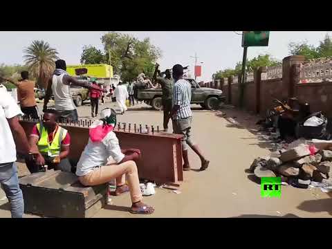 شاهداعتصام السودانيين  داخل مقر المجلس العسكري الانتقالي