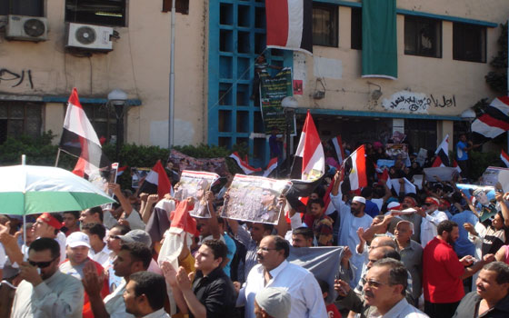   مصر اليوم - تظاهرات مؤيّدة للسيّسي وحمديّن داخل الميّدان الإبراهيّمي في كفر الشيّخ