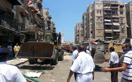   مصر اليوم - حملة أمنية مكبرة لإزالة الإشغالات في حي شمال الغردقة