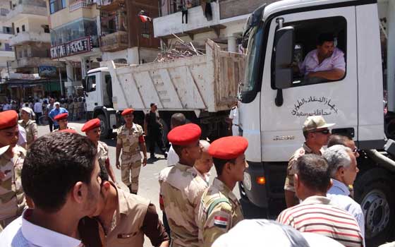   مصر اليوم - حملة أمنية تستهدف إشغالات الطرق في شمال سيناء